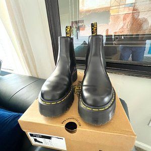 Dr. Martens Chelsea boot 2976 SMOOTH LEATHER PLATFORM